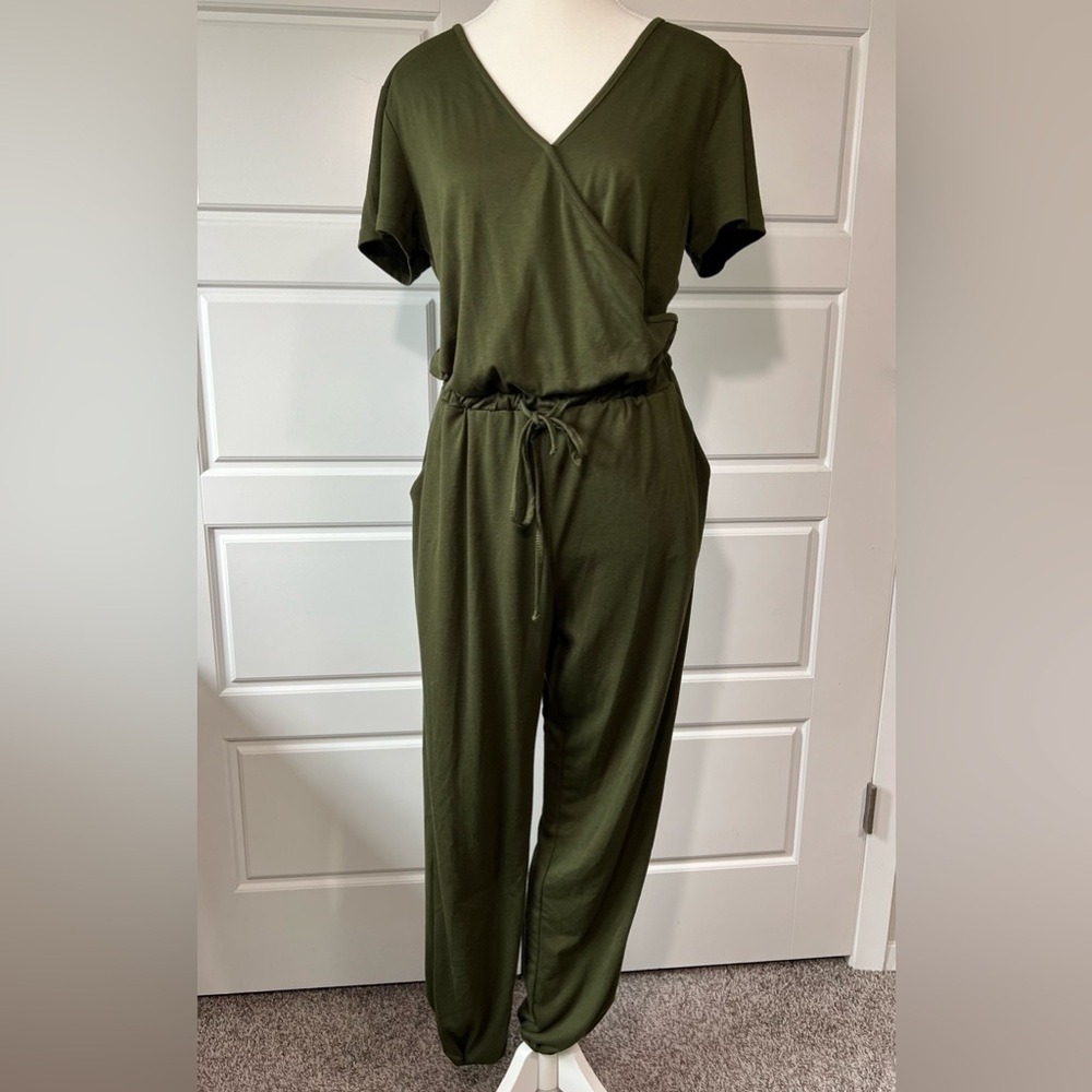 PRETTYGARDEN Women Olive Green Short Sleeve Wrap Front Jumpsuit Jogger Pants M